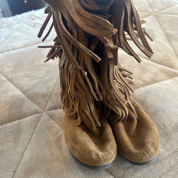 Minnetonka Women’s Fringe Boots size 8 brown suede leather authentic buckskin - Picture 4 of 8